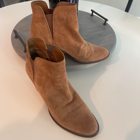 Dolce Vita 9 1/2 Brown Suede Booties - Picture 2 of 4